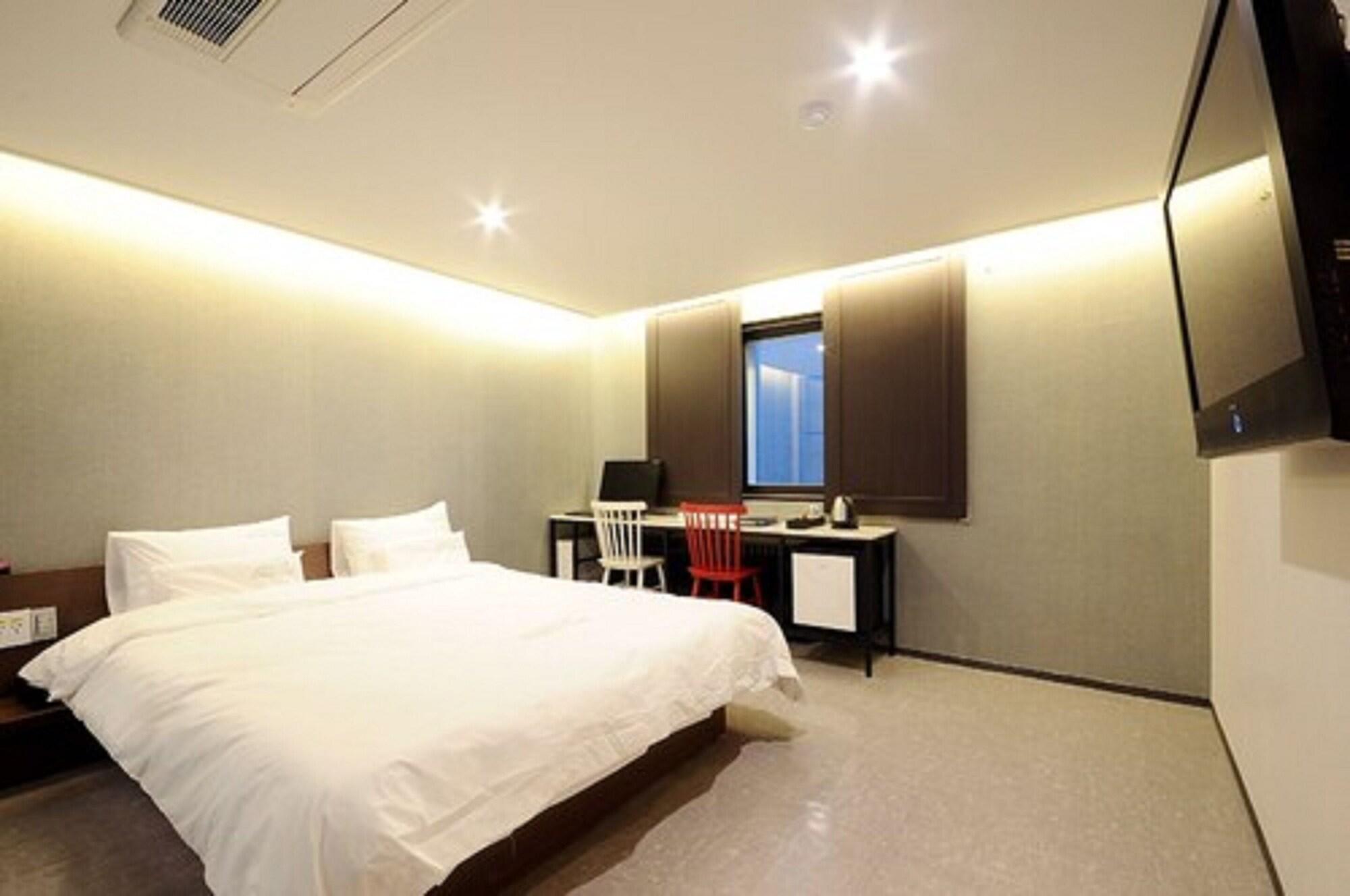 Queens Hotel Seomyeon Busan Exteriör bild