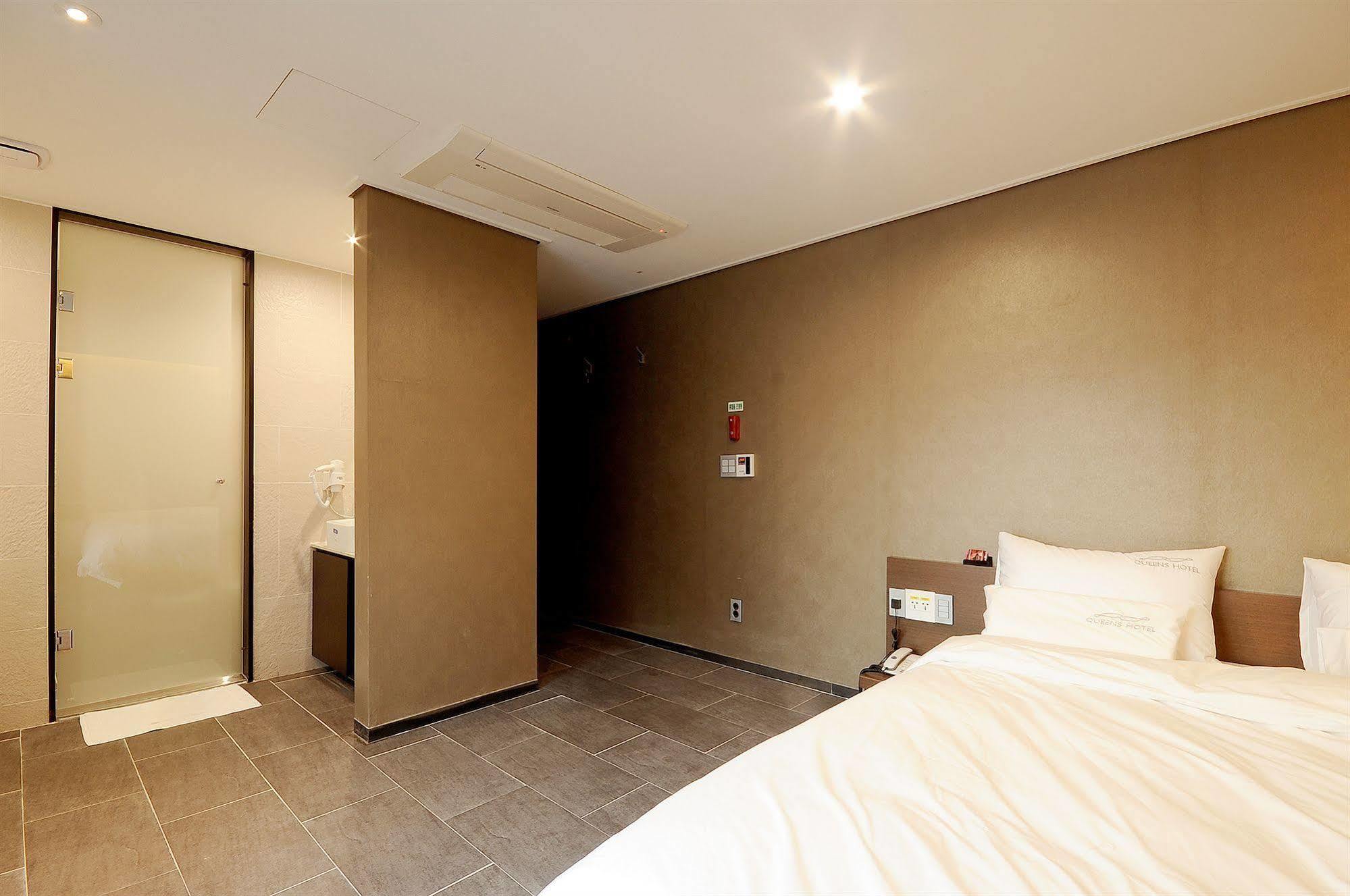 Queens Hotel Seomyeon Busan Exteriör bild